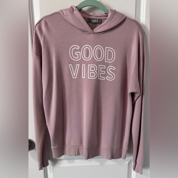 Marled Tops - NWOT Marled Dusty Pink Hooded Knit Top Size Medium “Good Vibes”